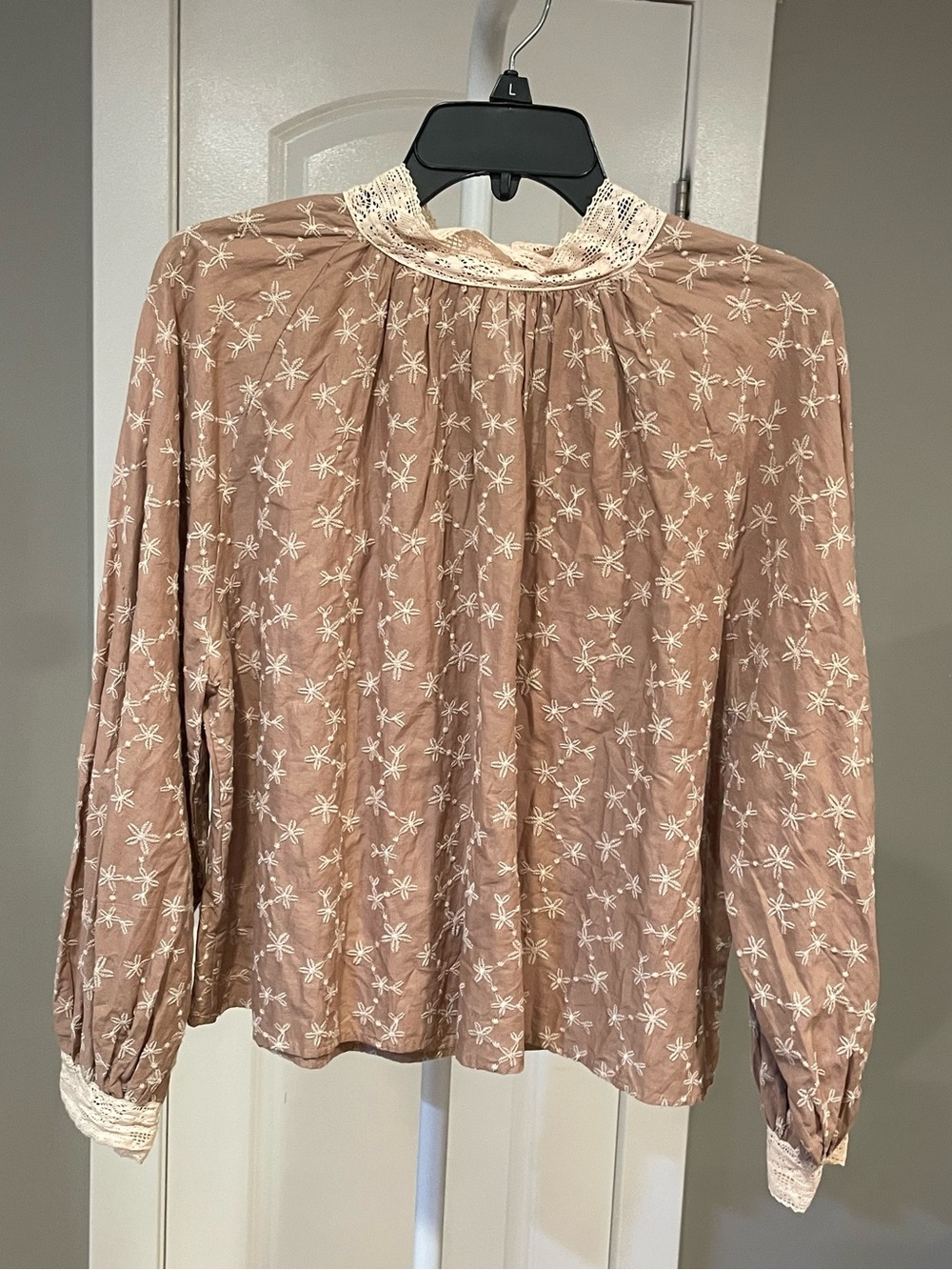 Zara Embroidered Long-Sleeve Blouse w Lace Collar and Cuffs - Large